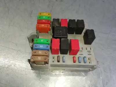 Peça sobressalente para automóvel em segunda mão caixa de fusíveis e relés por lancia ypsilon (101) 1.4 16v oro (10.2006->) referências oem iam 51792195