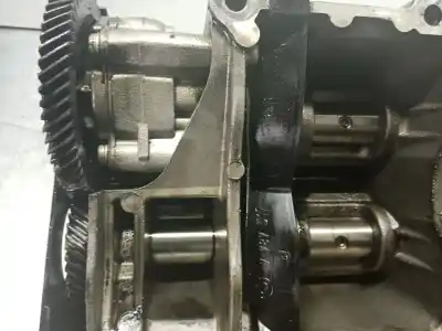 Pièce détachée automobile d'occasion pompe à huile pour bmw serie 3 berlina (e46) 320d références oem iam 7787504 11417786548 805605201