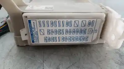 Peça sobressalente para automóvel em segunda mão caixa de fusíveis e relés por toyota yaris active referências oem iam 8273052f80