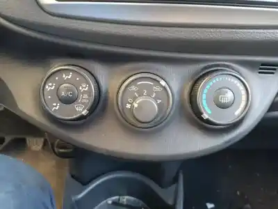 Peça sobressalente para automóvel em segunda mão comando de sofagem (chauffage / ar condicionado)  por toyota yaris active referências oem iam   