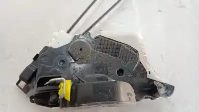 Peça sobressalente para automóvel em segunda mão fechadura da porta dianteira esquerda por toyota yaris active referências oem iam 