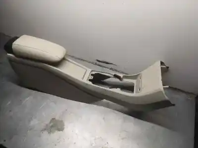 Pezzo di ricambio per auto di seconda mano bracciolo centrale per volvo v40 kinetic riferimenti oem iam 01284547  