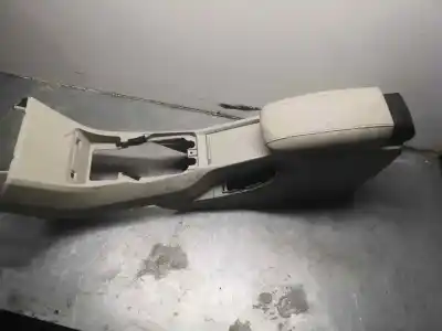 Pezzo di ricambio per auto di seconda mano bracciolo centrale per volvo v40 kinetic riferimenti oem iam 01284547  