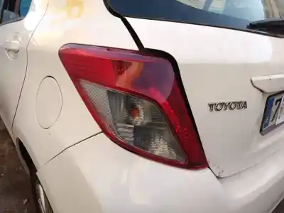 Peça sobressalente para automóvel em segunda mão farolim traseiro esquerdo por toyota yaris active referências oem iam 