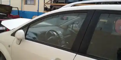 Peça sobressalente para automóvel em segunda mão porta da frente esquerda por toyota corolla verso (r1) 2.2 d-4d sol referências oem iam 