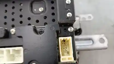 Автозапчастина б/у аудіо система / радіо cd для toyota prius (nhw30) plug-in hybrid advance посилання на oem iam 8612047331  