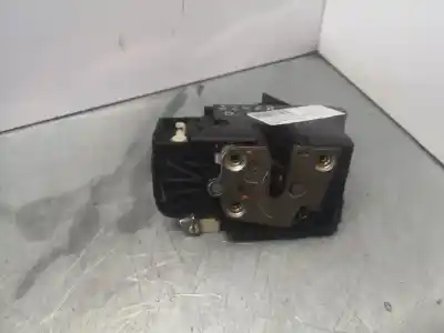 Peça sobressalente para automóvel em segunda mão fechadura da porta dianteira direita por dacia sandero ambiance referências oem iam 