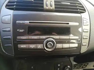 Pezzo di ricambio per auto di seconda mano impianto audio / radio cd per fiat bravo (198) 1.9 16v dynamic multijet riferimenti oem iam 735451942
