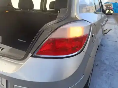 Peça sobressalente para automóvel em segunda mão farolim traseiro direito por opel astra h berlina cosmo referências oem iam 