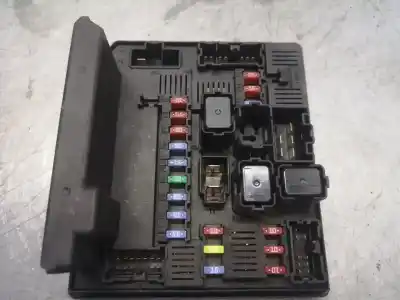 Peça sobressalente para automóvel em segunda mão caixa de fusíveis e relés por nissan qashqai (j10) acenta referências oem iam 284b7jd00b