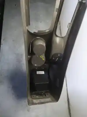 Pezzo di ricambio per auto di seconda mano bracciolo centrale per jeep cherokee (kj) 2.5 crd 4x4 riferimenti oem iam 5gtx90 Pezzo di ricambio per auto di seconda mano bracciolo centrale per jeep cherokee (kj) 2.5 crd 4x4 riferimenti oem iam 5gtx90