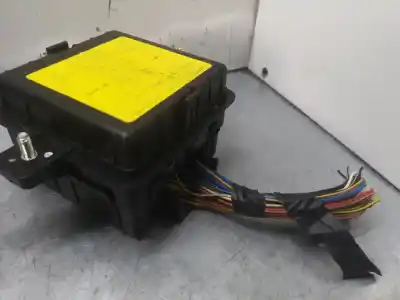Peça sobressalente para automóvel em segunda mão caixa de fusíveis e relés por ssangyong kyron 200 xdi limited referências oem iam 8216009661