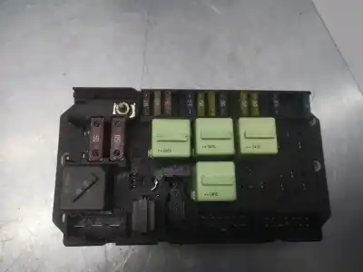 Автозапчасти б/у блок реле/предохранителей за land rover range rover (lm) td6 hse ссылки oem iam 51877611  