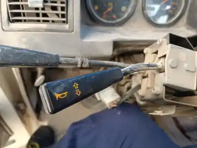 Peça sobressalente para automóvel em segunda mão comutador de piscas  por nissan trade 2.8 referências oem iam 