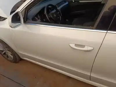 Peça sobressalente para automóvel em segunda mão porta da frente esquerda por skoda suberb (3t4) 2.0 tdi dpf referências oem iam 