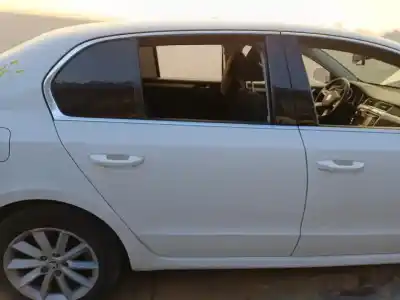 Peça sobressalente para automóvel em segunda mão porta do automóvel traseira direita por skoda suberb (3t4) 2.0 tdi dpf referências oem iam 