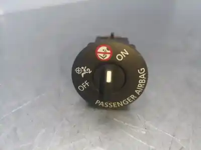 Second-hand car spare part switch for dacia duster ii comfort oem iam references 681996173  