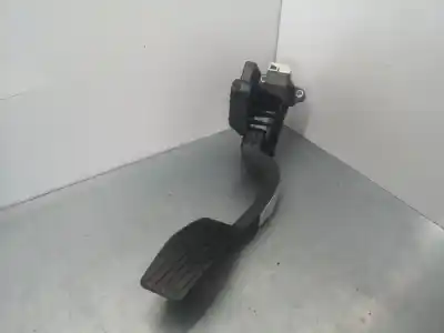 Second-hand car spare part accelerator pedal for opel corsa e selective oem iam references 13305804  