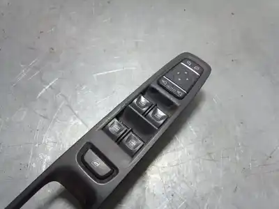 Автозапчасти б/у выключатель левого переднего окна за renault captur expression 90 cv / 66 kw ссылки oem iam 