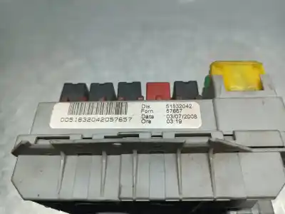 Peça sobressalente para automóvel em segunda mão caixa de fusíveis e relés por fiat bravo (198) 2.0 16v multijet super sport referências oem iam 51832042