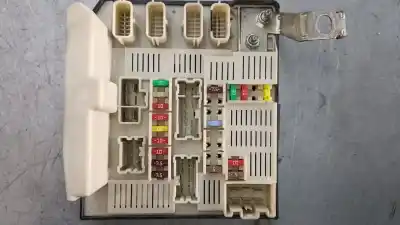 Second-hand car spare part fuse box unit for renault kangoo profesional oem iam references 8200451902  