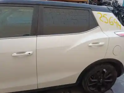Автозапчастина б/у двері задні ліві для SSANGYONG TIVOLI Limited 4x2 Посилання на OEM IAM   