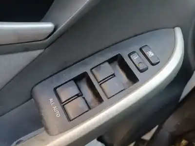 Pièce détachée automobile d'occasion commande de lève vitre avant gauche pour toyota prius (nhw30) plug-in hybrid advance références oem iam   