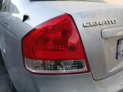 Peça sobressalente para automóvel em segunda mão farolim traseiro esquerdo por kia cerato 1.6 crdi 84.6 kw referências oem iam 