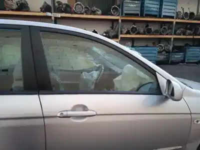 Peça sobressalente para automóvel em segunda mão porta dianteira direita por kia cerato 1.6 crdi 84.6 kw referências oem iam 