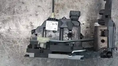 Second-hand car spare part left front door lock for opel corsa e selective oem iam references   