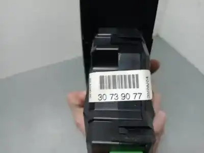 Peça sobressalente para automóvel em segunda mão botão / interruptor elevador vidro dianteiro esquerdo por volvo xc70 d5 awd momentum referências oem iam 