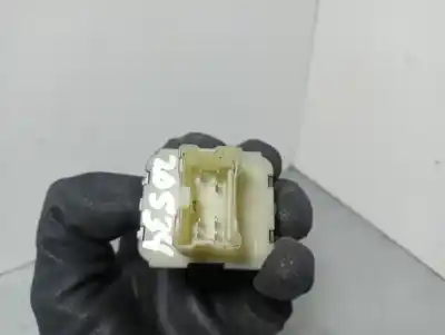 Peça sobressalente para automóvel em segunda mão botão / interruptor elevador vidro dianteiro esquerdo por dacia sandero 0.9 tce cat referências oem iam   