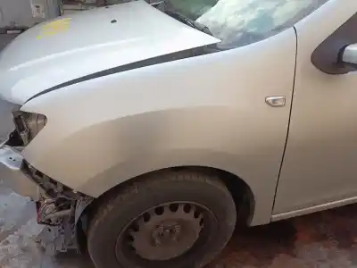 Peça sobressalente para automóvel em segunda mão GUARDA-LAMAS DIANTEIRO ESQUERDO por DACIA SANDERO  Referências OEM IAM   