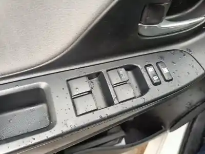 Second-hand car spare part left front power window switch for toyota yaris active oem iam references   