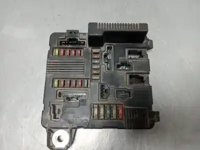 İkinci el araba yedek parçası RÖLE/SIGORTA KUTUSU için RENAULT MEGANE II BERLINA 5P  OEM IAM referansları 8200306033  