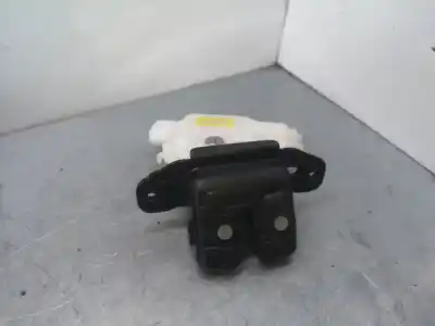 Peça sobressalente para automóvel em segunda mão fechadura do mala por toyota yaris active referências oem iam 