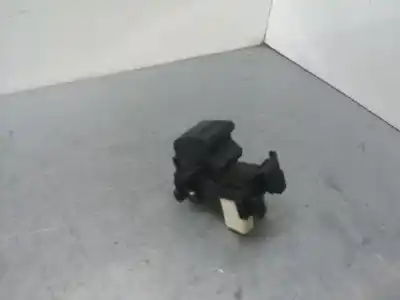 Peça sobressalente para automóvel em segunda mão botão / interruptor elevador vidro dianteiro direito por toyota yaris active referências oem iam 192928