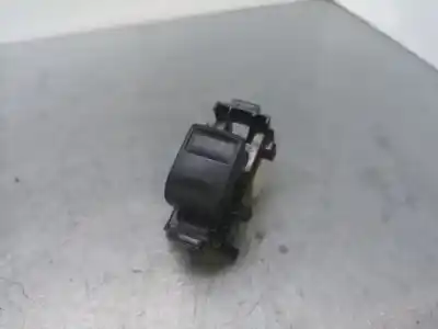 Peça sobressalente para automóvel em segunda mão botão / interruptor elevador vidro traseiro direito por toyota yaris active referências oem iam 192928  
