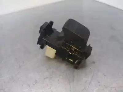 Peça sobressalente para automóvel em segunda mão botão / interruptor elevador vidro traseiro direito por toyota yaris active referências oem iam 192928