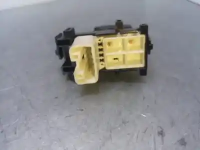 Peça sobressalente para automóvel em segunda mão botão / interruptor elevador vidro traseiro direito por toyota yaris active referências oem iam 192928  