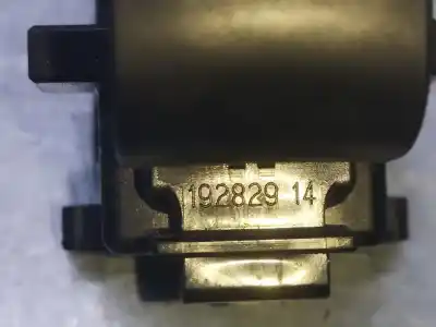 Peça sobressalente para automóvel em segunda mão botão / interruptor elevador vidro traseiro direito por toyota yaris active referências oem iam 192928  