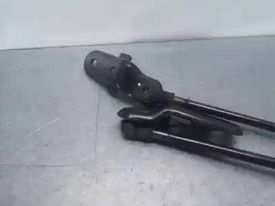 Peça sobressalente para automóvel em segunda mão amortecedores do tronco / porta por toyota yaris active referências oem iam 689600d170