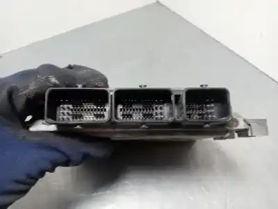 Pièce détachée automobile d'occasion Calculateur Moteur Ecu pour RENAULT SCENIC III Dynamique Références OEM IAM 8200565863  