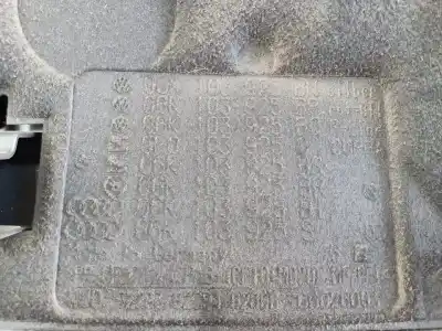 Pezzo di ricambio per auto di seconda mano Coperchio Motore per AUDI Q3 (8UG) sport quattro 180 CV / 132 KW Riferimenti OEM IAM 06K103925  