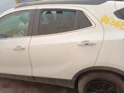 Peça sobressalente para automóvel em segunda mão PORTA DO AUTOMÓVEL TRASEIRA ESQUERDA por OPEL MOKKA X  Referências OEM IAM   
