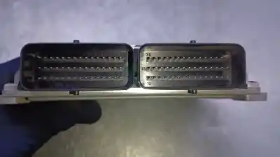 Peça sobressalente para automóvel em segunda mão centralina de motor uce por dacia logan laureate referências oem iam 8200483732  