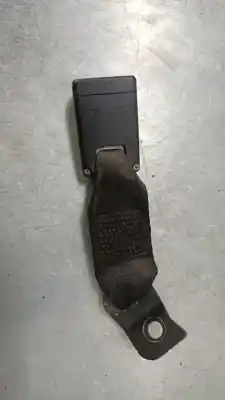 Pezzo di ricambio per auto di seconda mano GANCIO CINTURA POSTERIORE SINISTRO per BMW X1 (E84) sDrive 18d Riferimenti OEM IAM 622878400B  