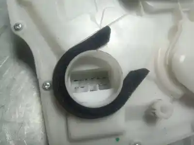 Second-hand car spare part front right door lock for suzuki swift azg (nz) gl oem iam references   