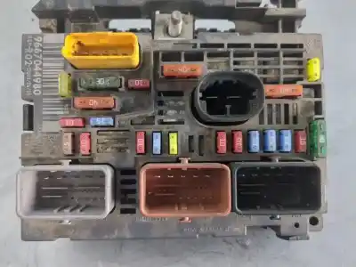 Peça sobressalente para automóvel em segunda mão caixa de fusíveis e relés por citroen c4 picasso i monospace (ud_) 1.6 hdi referências oem iam 9667044980  