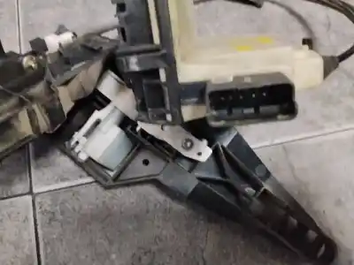 Peça sobressalente para automóvel em segunda mão fechadura da porta traseira direita por peugeot 208 active referências oem iam 968808  